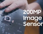 El nuevo 200 MP de Sony podría ser hasta un 20% más grande que el ISOCELL HP2 de la Galaxy 25 Ultra. (Fuente de la imagen: Samsung)